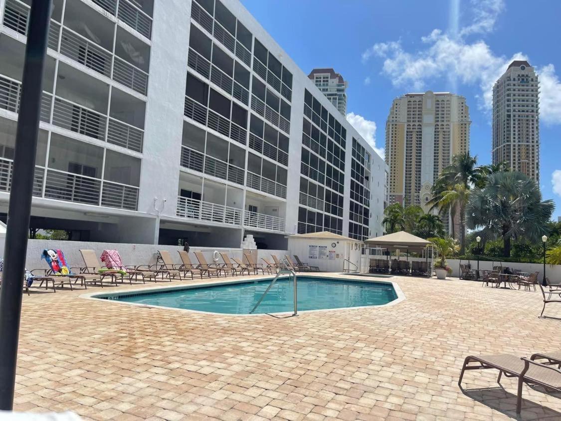 Le Frontenac Villa Sunny Isles Beach Kültér fotó